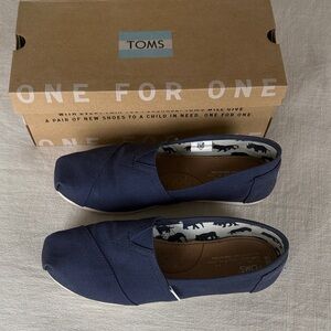 TOMS Women's Navy Slip-On Shoes